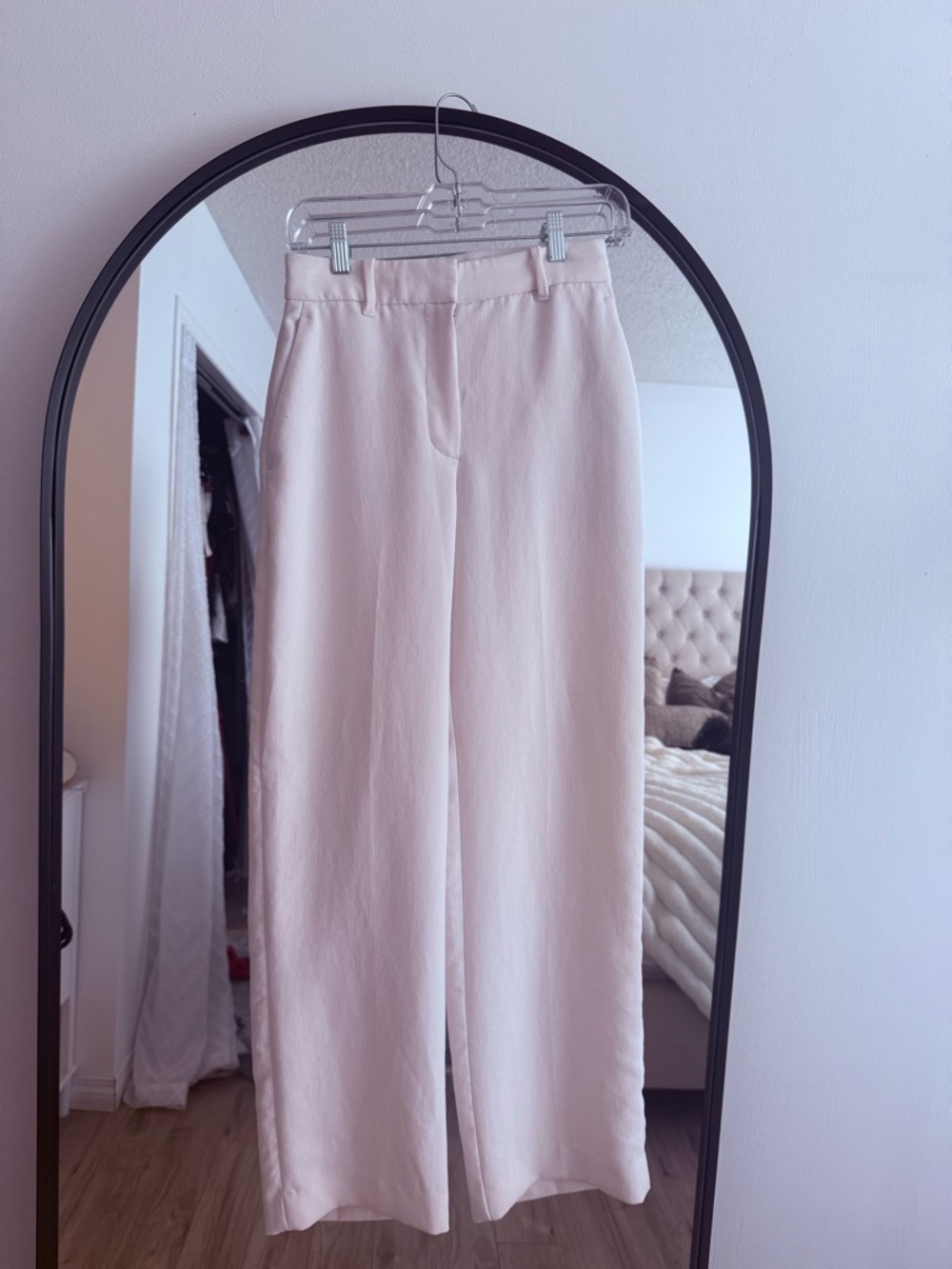 Aritzia Effortless Pants in Light Birch
